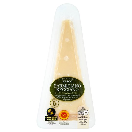 Tesco Parmigiano reggiano přírodní polotučný sýr z nepasterizovaného mléka 125g