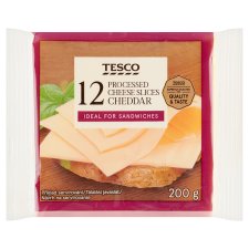 Tesco Tavený sýr s cheddarem plátkový 12 x 16,67g (200g)