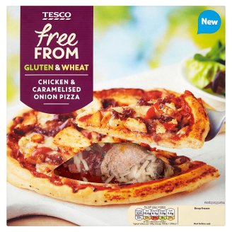 Tesco Free From Pizza s kousky kořeněného kuřecího masa a karamelizovanou cibulí 330g