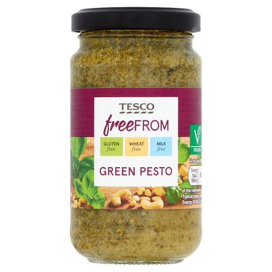Tesco Free From Pesto with Basil, Tofu and Cashew Nuts 190g Tesco