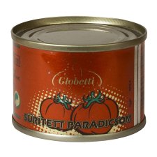 Concentrated tomato paste in metallic can