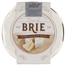 Tesco Finest Brie zsíros, fehér nemespenésszel érő lágy sajt szarvasgombával 135 g