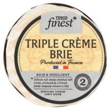 Tesco Finest Triple Crème Brie Fat Soft Cheese with White Mold 125 g