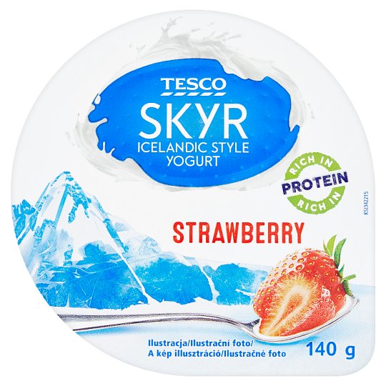 Tesco Skyr LowFat Strawberry Icelandic Style Yoghurt 140 g Tesco