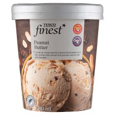 Tesco Finest földimogyorós jégkrém karamellszósszal és tejcsokoládéval bevont földimogyoróval 500 ml