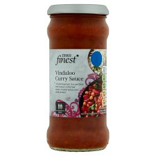 Tesco Finest csípős curry szósz paradicsommal, piros chilivel és pörkölt fűszerekkel 340 g