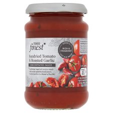 Tesco Finest koncentrált szósz aszalt paradicsom pürével és sült fokhagyma pürével 265 g