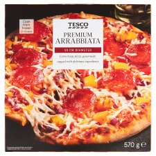 Tesco Premium Arrabbiata gyorsfagyasztott pizzalap sajttal, paprikával és kolbásszal 570 g