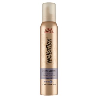 Wella Wellaflex 2-dniowa objętość Bardzo mocno utrwalająca pianka do włosów 200 ml