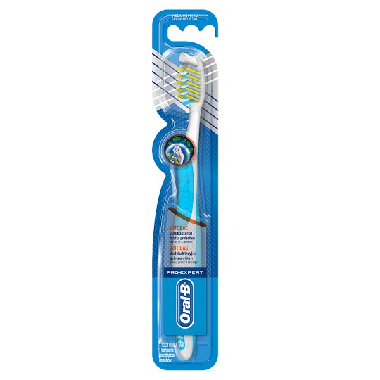 Oral-B Pro-Expert CrossAction Antibacterial Manualna szczoteczka do zębów, średnia