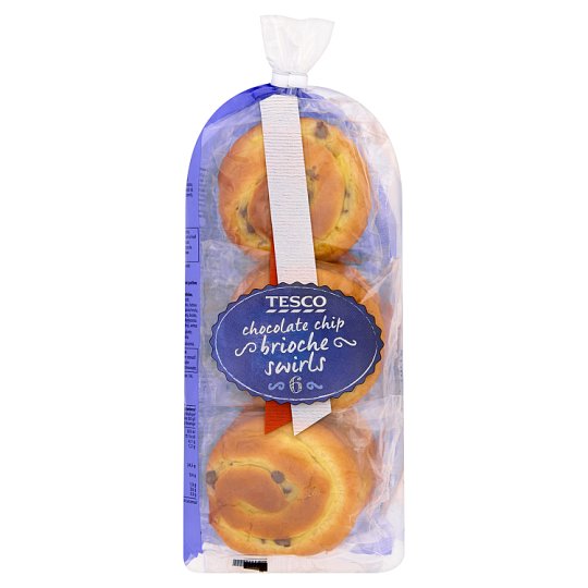 Tesco Bułeczki zawijane z kremem i kawałkami czekolady 300 g (6 sztuk)