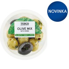 Tesco Marinované vykôstkované zelené olivy a marinované vykôstkované čierne olivy s bylinami 90 g