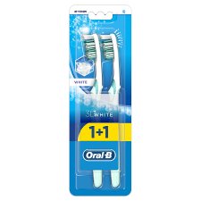 Oral-B Advantage 3DWhite Medium Manual Toothbrush x2